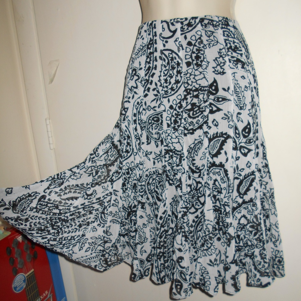 Gorgeous floral print pannel insert flared skirt
